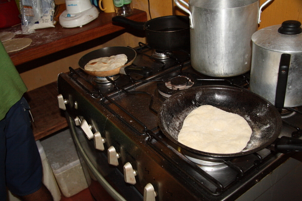 Chapati being made for Easter in Piracanga - dobrestii.ro