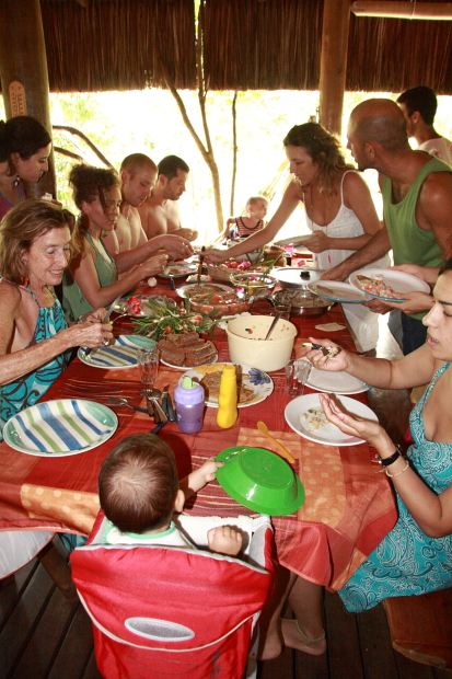 Easter table in Piracanga - dobrestii.ro